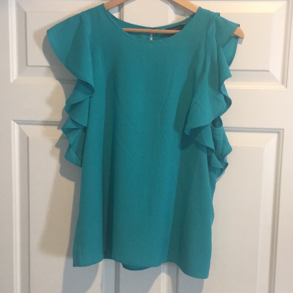 Flutter sleeve top